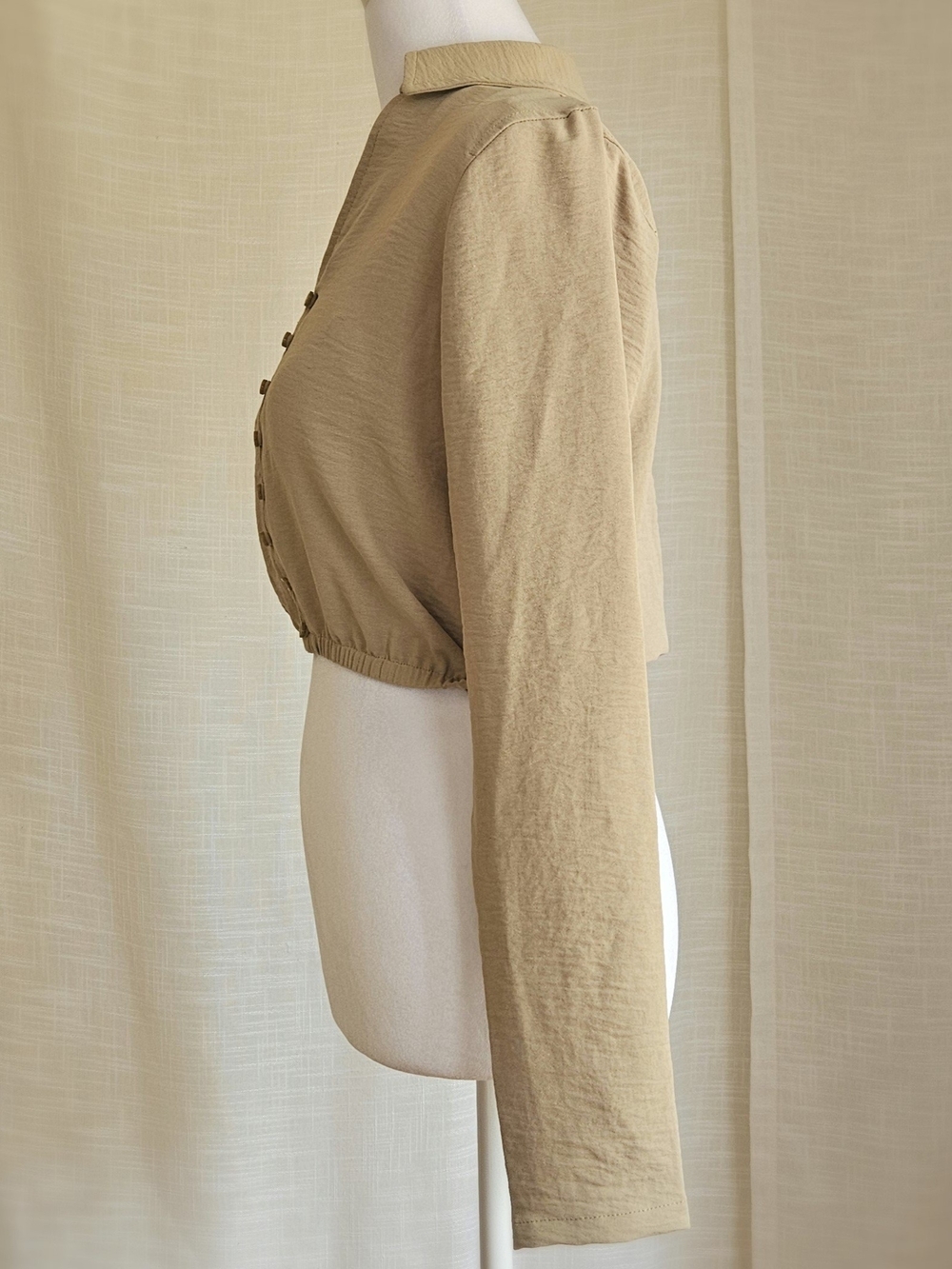 NWT Calvin Klein Beige Long Sleeve Cropped Button Front Top Blouse XS - Picture 7 of 16